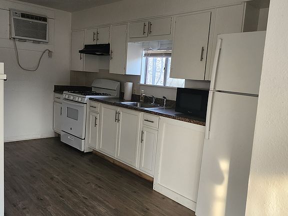 5th image of 811 Bernard Dr