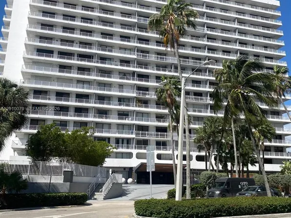 200 SE 15th Rd APT 7I, Miami, FL 33129