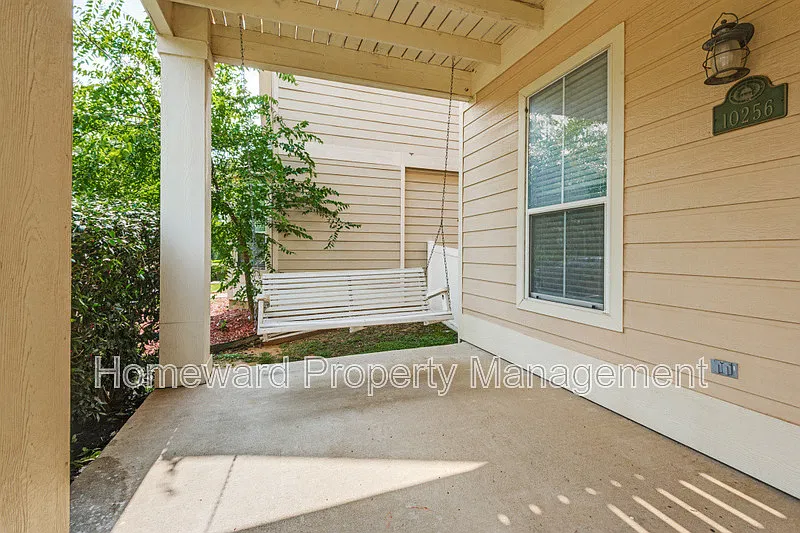 3 bed, 3.0 bath, 2067 sqft, $1,875 — Photo 3