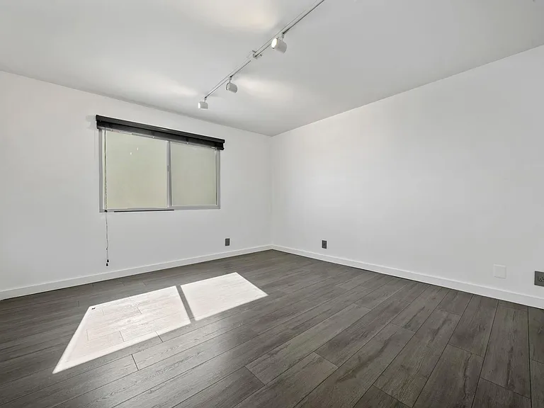 7250 Franklin Ave #1204 — Photo 15