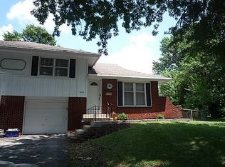 1410 E Central Cir, Olathe, KS 66061