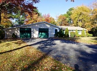 23 Suncrest Rd, Andover, MA 01810