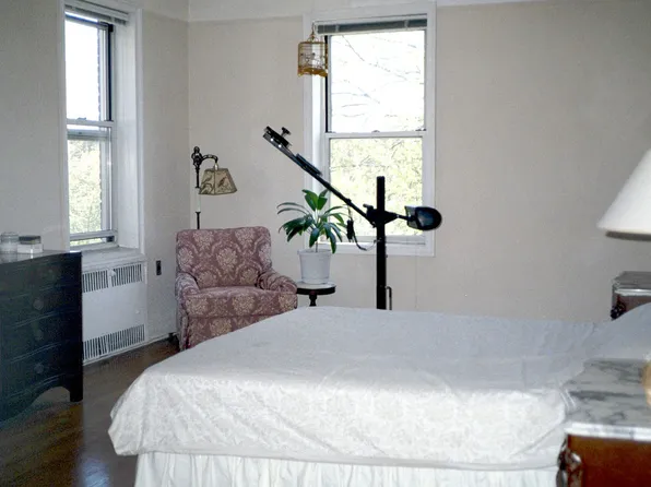 111-15 75th Avenue image 1 of 4