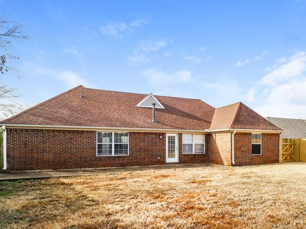 50 Lakewood Dr, Oakland, TN 38060