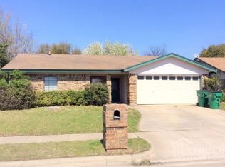 5929 Birchhill Rd, Watauga, TX 76148