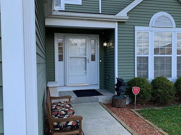 3rd image of 7608 Oakshire Ct