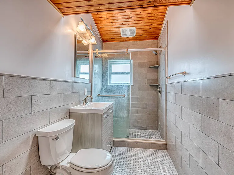 826 Dune Rd — Photo 18