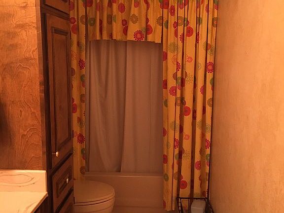 Upstairs full bath