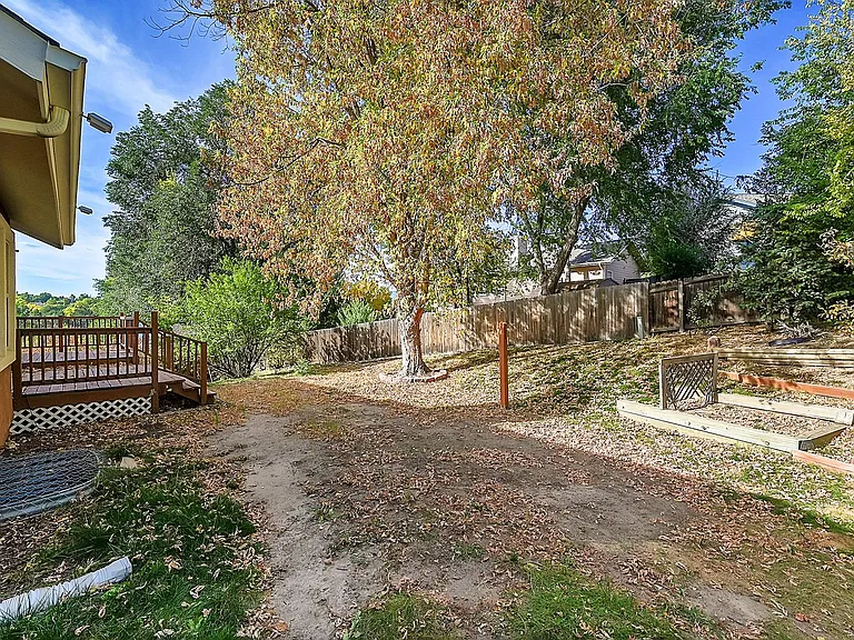 6940 Meadowwood Pl — Photo 28