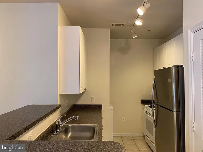 2791 Centerboro Dr #385 — Photo 5