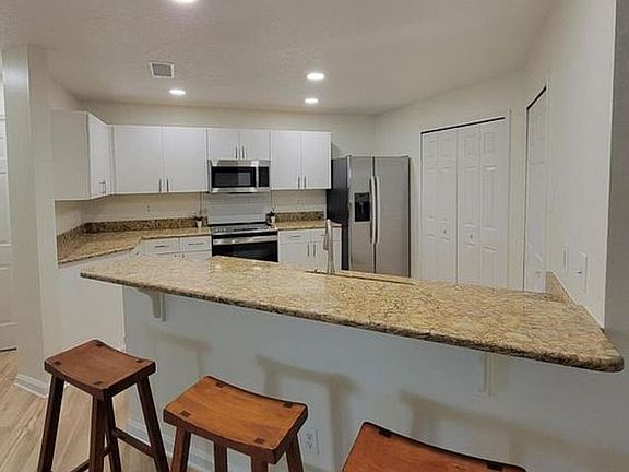 5th image of 900 Ironwood Dr Unit 917