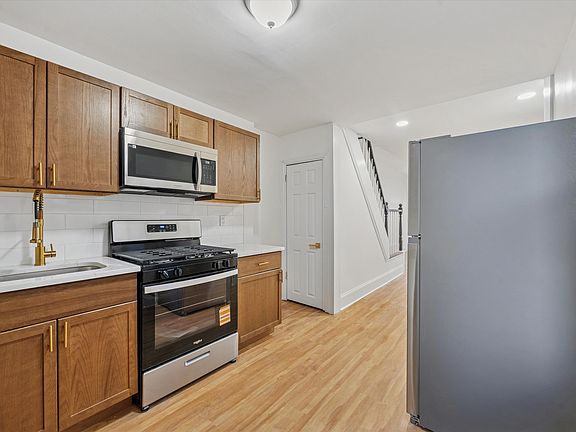 3rd image of 4931 Hoopes St