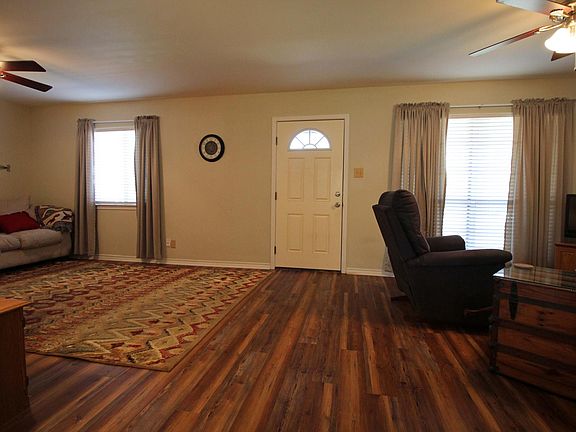 4th image of 1056 Valley Forge Dr