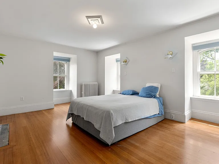 15 Myrtle St — Photo 16