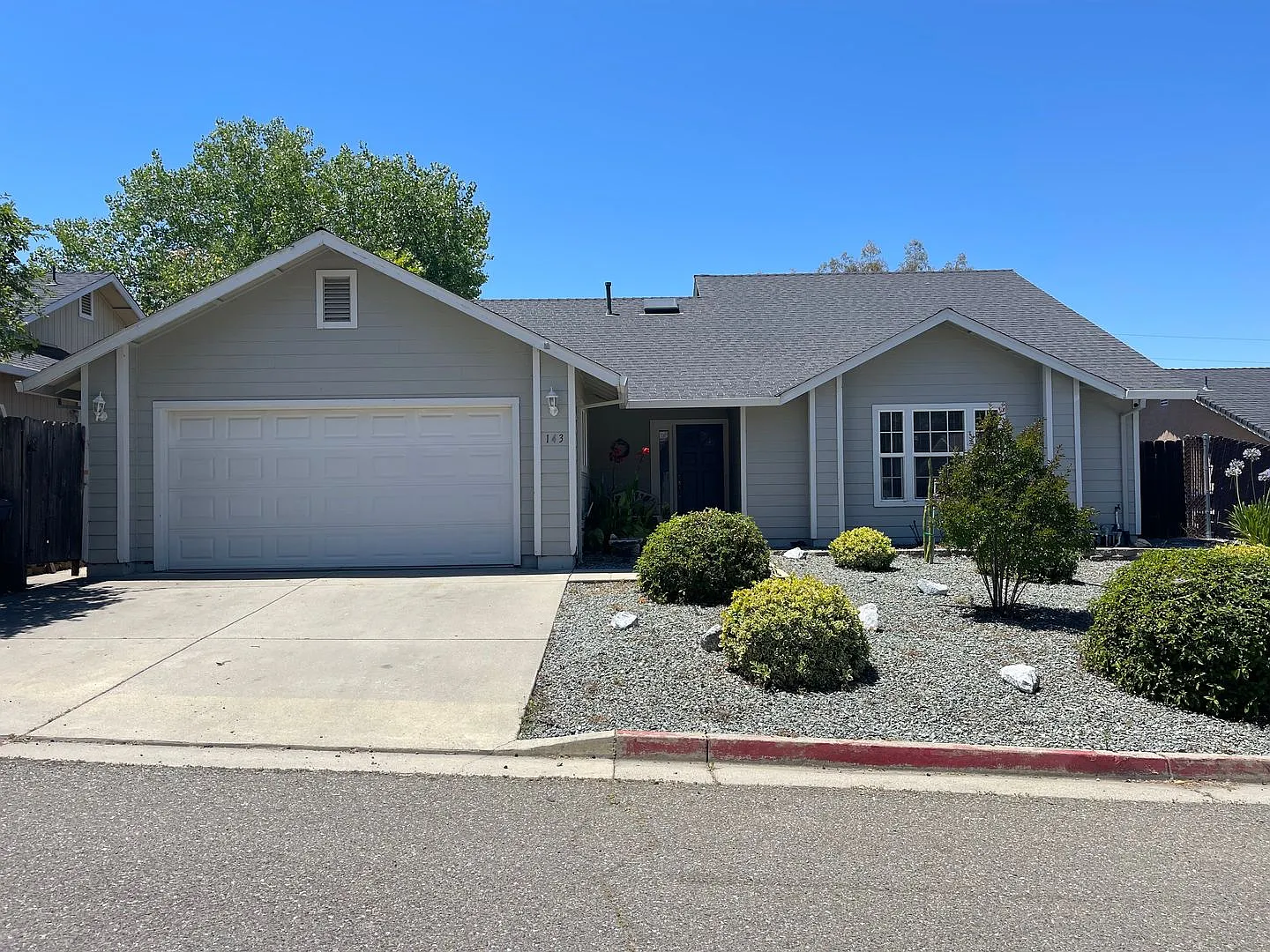 3br/2ba Home with Golf Course Access — Photo 2
