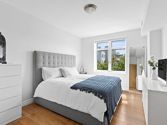 3rd image of 35 Underhill Ave #A3d