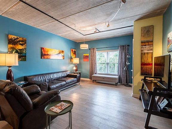 2nd image of 800 Peachtree St NE APT 1310