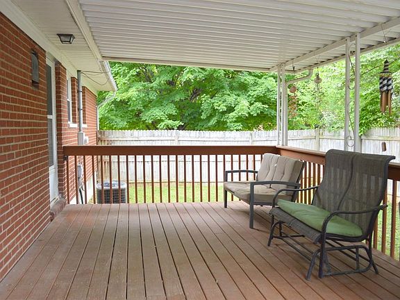 3rd image of 6380 Canastota Dr