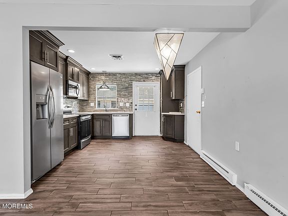 4th image of 1045 Fife Court #C