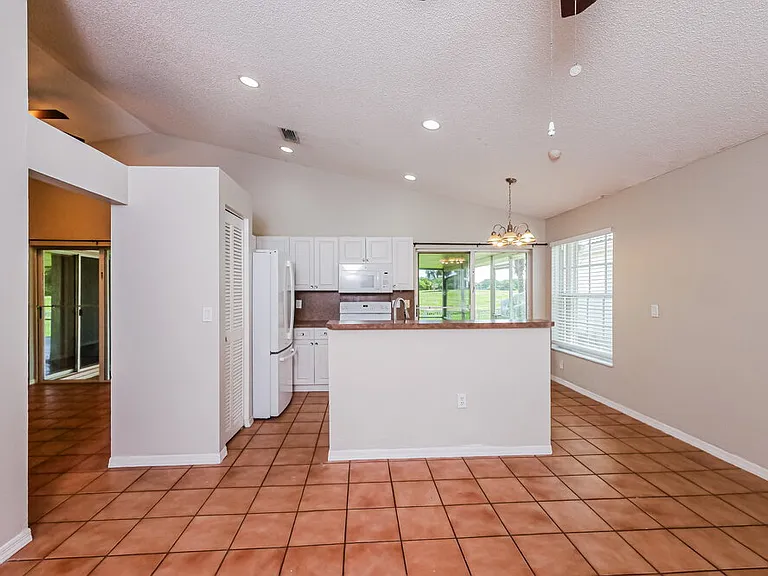 3370 NW 78th Ave — Photo 7