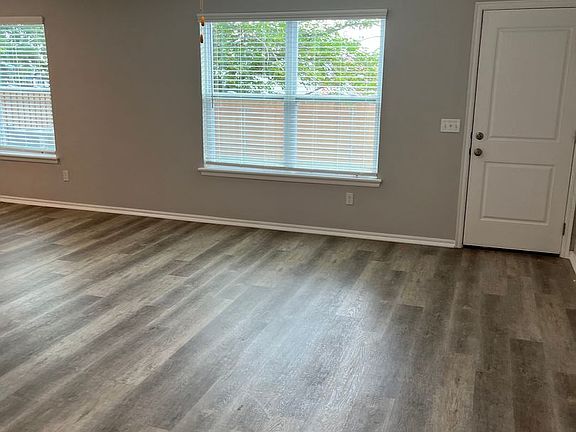 2nd image of 230 SW 34th St Unit 311
