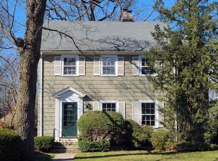 1037 Cherry St, Winnetka, IL 60093