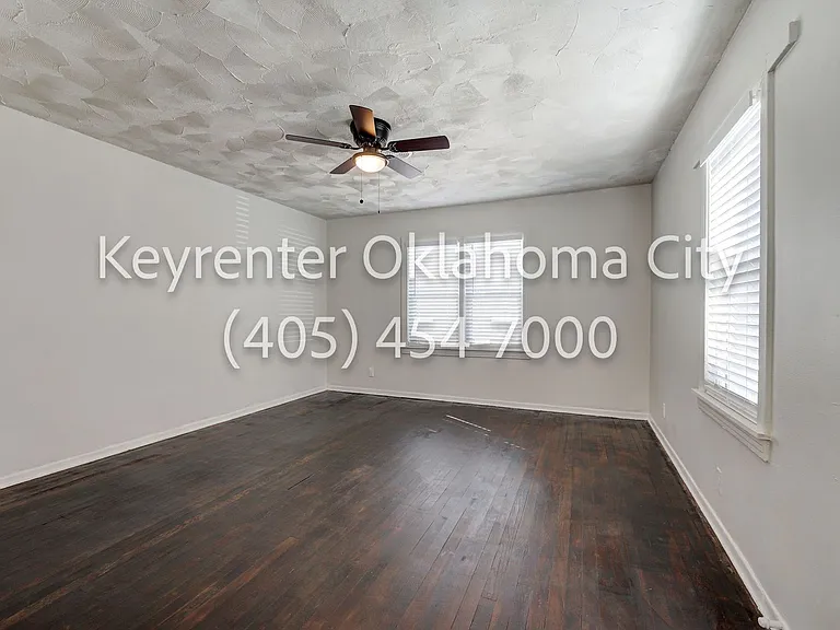 4913 N Willow Ave — Photo 8