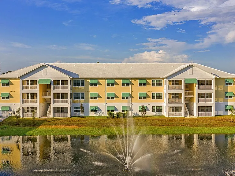 Waterline Bonita Springs — Photo 45
