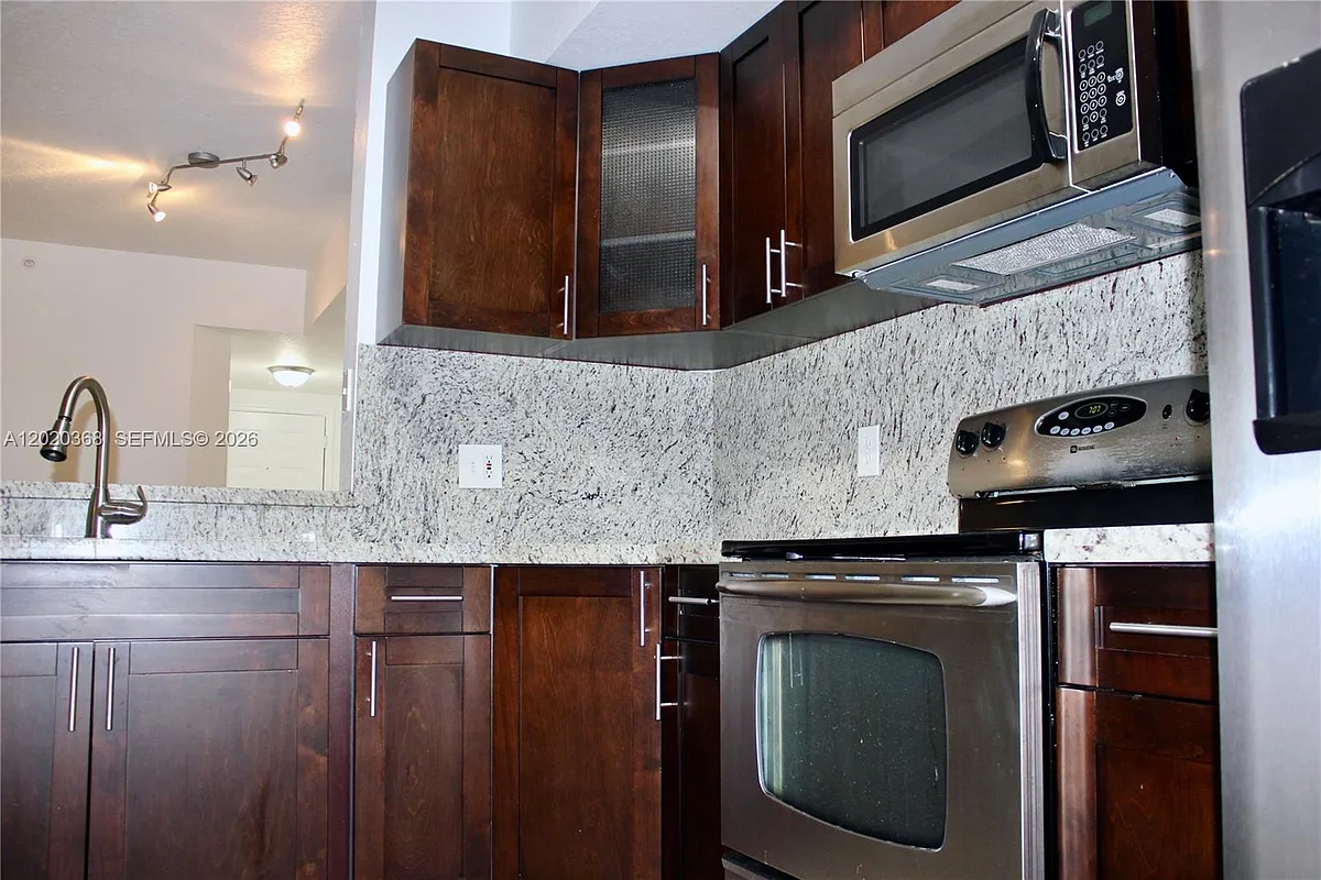 Building Photo - 2548 Centergate Dr #107