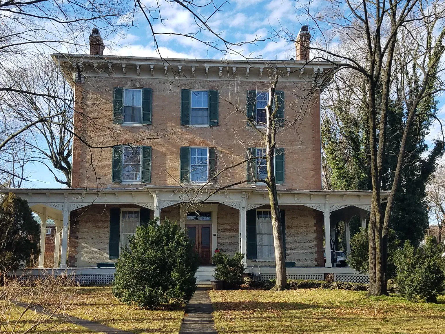 447 N Loudoun St — Photo 1