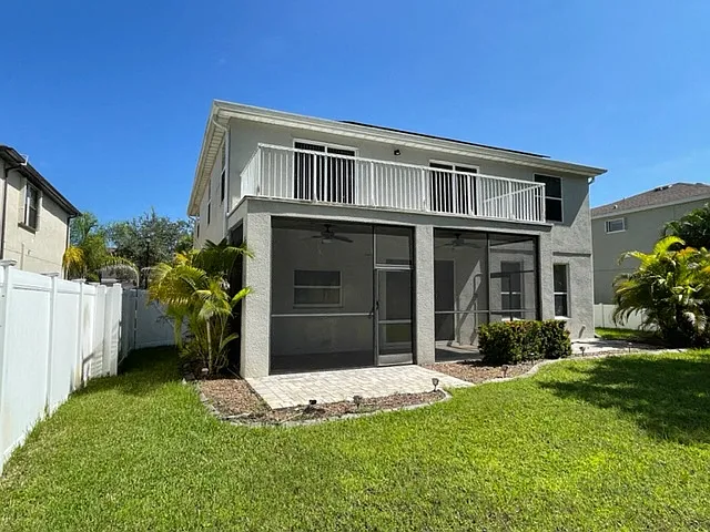 2463 Carnation Ct — Photo 17