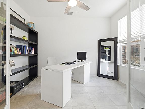 4th image of 7831 San Mirienda
