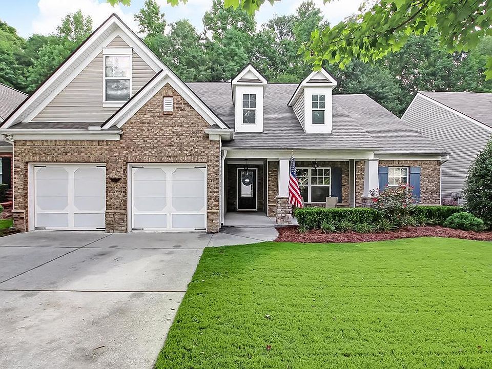 1st image of 2597 Woodford Ln