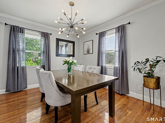 5th image of 305 Meadowbrook Road