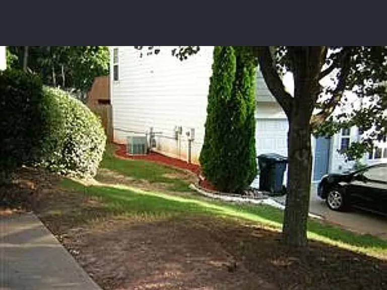 2509 Thorngate Dr — Photo 3