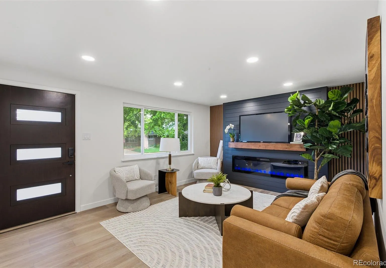 5 bed, 3.0 bath, 2138 sqft, $4,300 — Photo 3