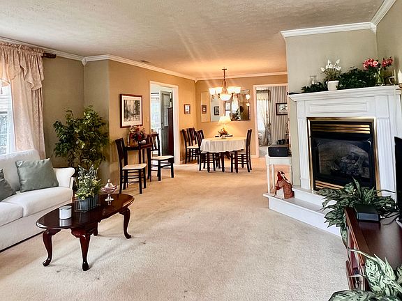 3rd image of 5526 Gateridge Ln