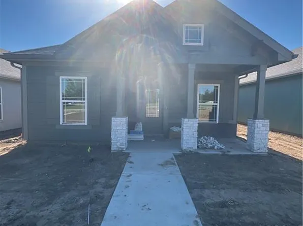 1600 Cottonwood Creek Ave #3, Kearney, MO 64060
