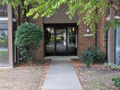 22958 Mastick Rd APT 103, Fairview Park, OH, 44126