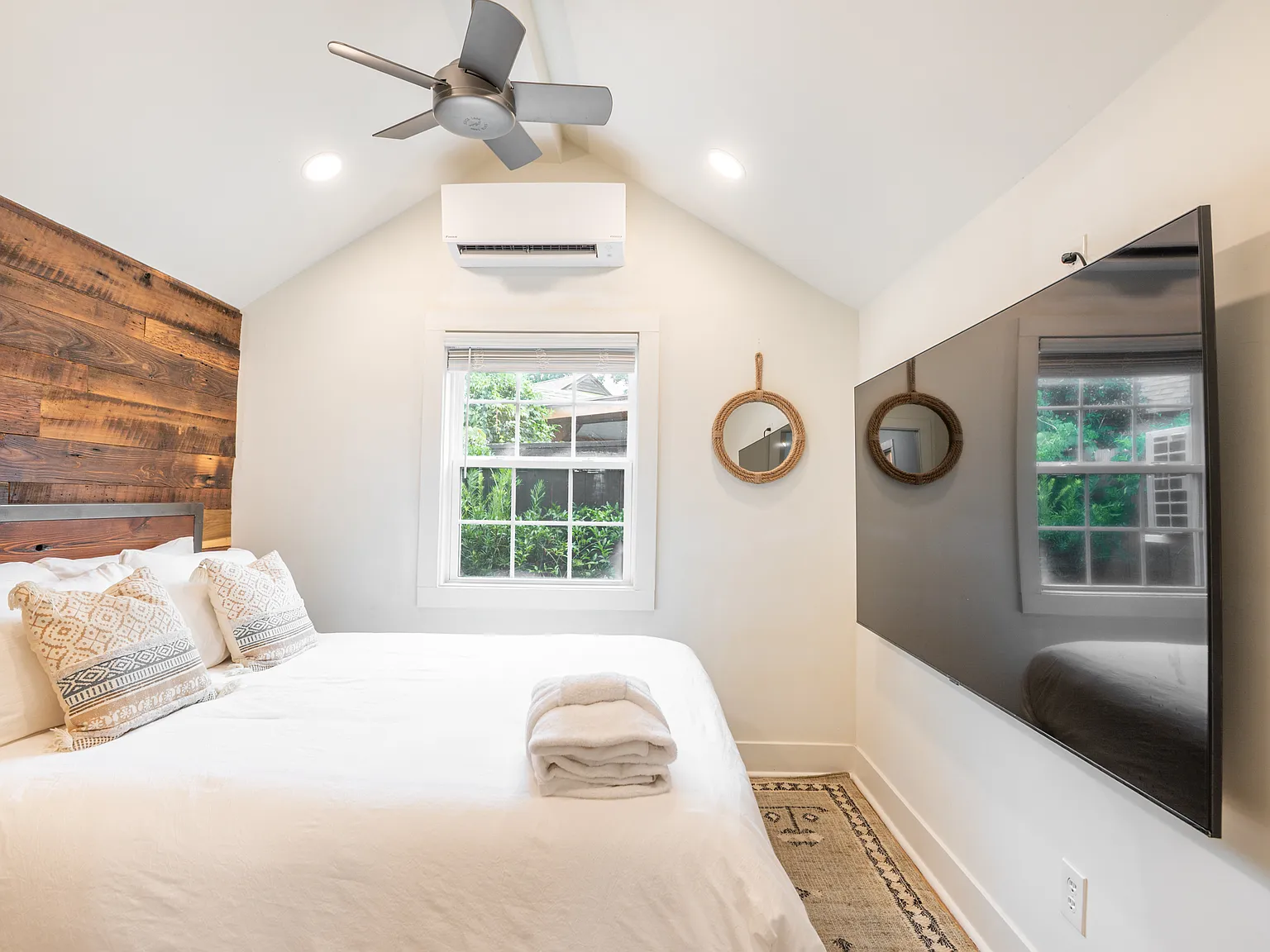 1 bed, 600 sqft, $1,800 — Photo 2