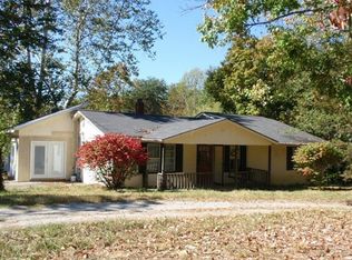 923 Burchfield Rd, Dandridge, TN 37725