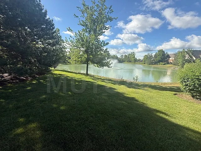 2 bed, 2.0 bath, 1281 sqft, $2,150 — Photo 2