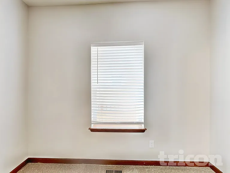 6313 N Genoa Way — Photo 8