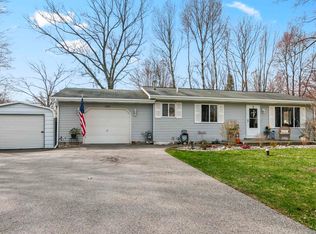 8239 Knapp Rd, Houghton Lake, MI 48629