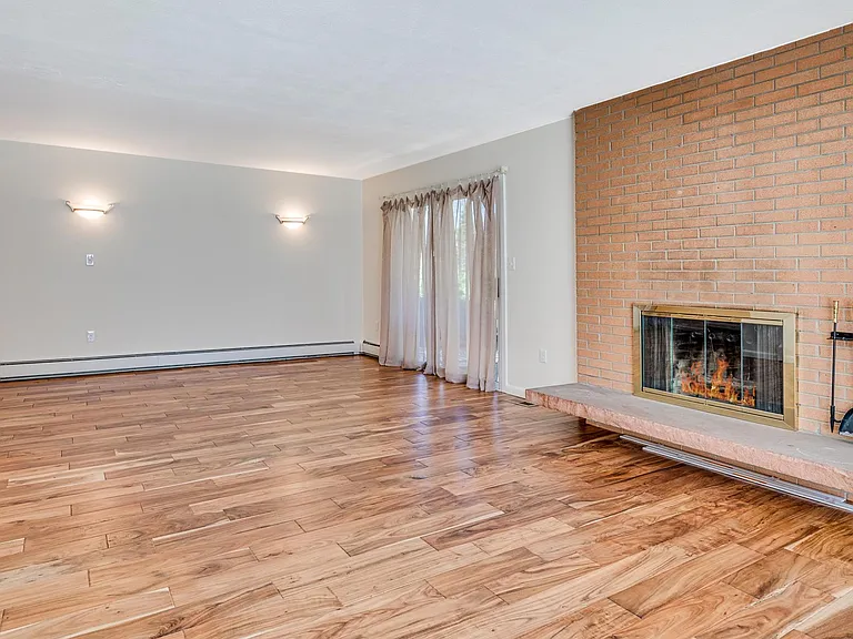 565 Jack Pine Ct — Photo 8