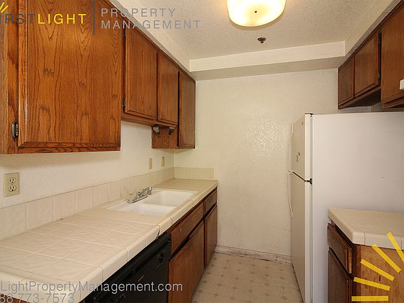 2nd image of 11447 Oxford Ave APT 4