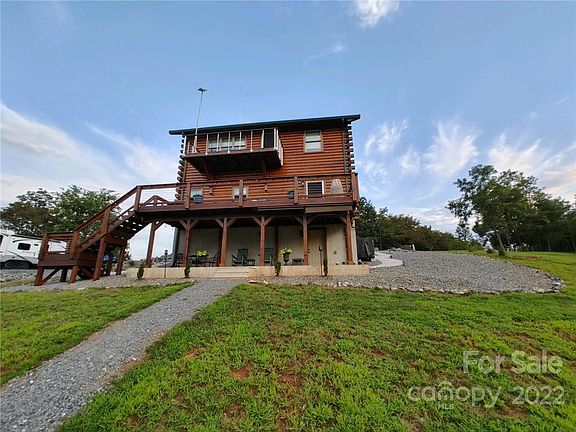 5th image of 211 Tahawus Dr