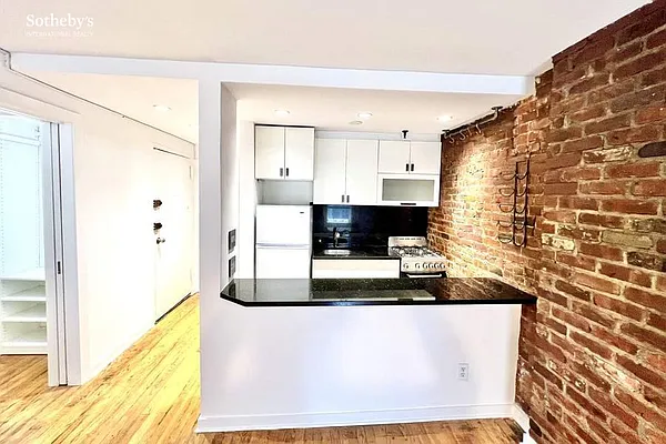 Rented by Sotheby's International Realty | media 17