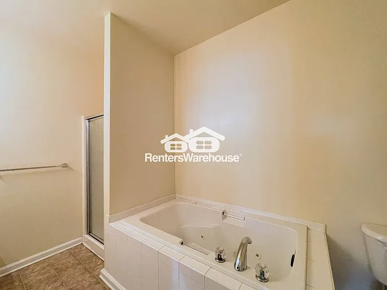 3711 Bay Cres — Photo 17