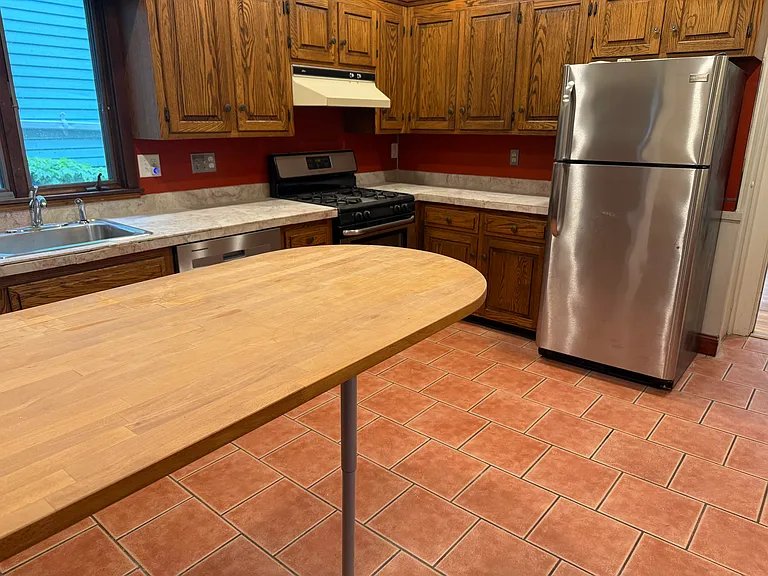 235 Summer St #1 — Photo 3